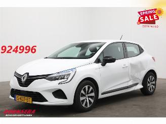 Vaurioauto  passenger cars Renault Clio 1.0 TCe 90 Equilibre Navi Airco Cruise 2023/1