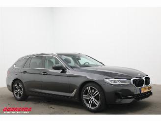 BMW 5-serie Touring 520e High Executive LED Leder Memory Navi Clima Cruise SHZ picture 2