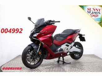 Vaurioauto  motor cycles Honda  Forza 750 ABS DCT 9.215 km! 2021/5
