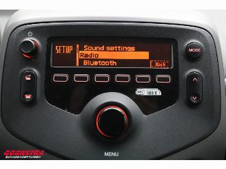 Peugeot 108 1.0 e-VTi Active 5-DRS Airco Bluetooth 137.303 km! picture 21