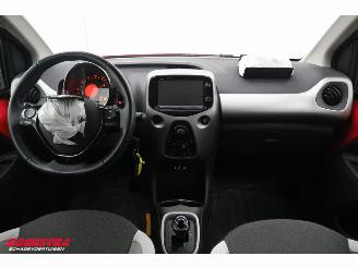 Toyota Aygo 1.0 VVT-i x-play Aut. Bluetooth Airco Cruise Camera picture 16