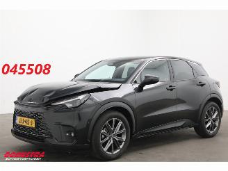 krockskadad bil auto Lexus LBX Relax 2WD ACC HUD LRHZ 360° Leder Navi 4781km!! 2025/10