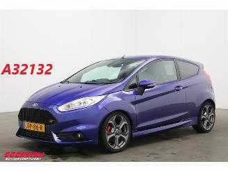 krockskadad bil auto Ford Fiesta 1.6 ST2 Clima Cruise Navi PDC LMV 2014/12