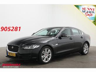 Vaurioauto  passenger cars Jaguar XE 2.0 AUT Portfolio Clima Navi Cruise Leder SHZ PDC 2015/6
