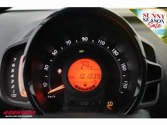Toyota Aygo 1.0 VVT-i x-play 5-drs Airco Cruise Camera Bluetooth picture 25