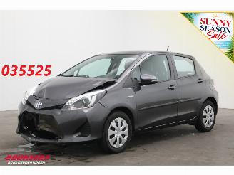 skadebil auto Toyota Yaris 1.5 Full Hybrid Aspiration 5-drs Cruise Clima Bluetooth Camera 2013/4
