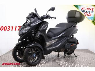 krockskadad bil motor Piaggio  MP3 530 HPE Exclusive Cruise Bluetooth Camera 4.372 km! 2025/7