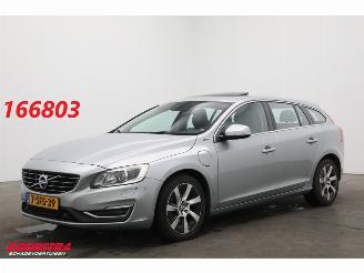 Ocazii autoturisme Volvo V-60 2.4 D6 AWD Plug-In Hybrid Summum Glasdak Navi Memory Leder SHZ Camera PDC AHK 2013/9