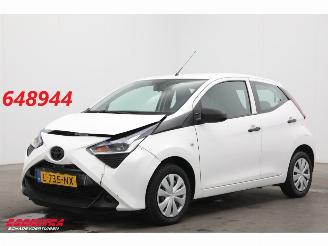 krockskadad bil auto Toyota Aygo 1.0 VVT-i x-fun Airco Cruise 2021/6
