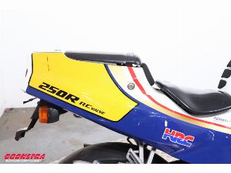 Honda NSR 250 MC18 Rothmans picture 9