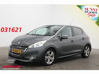 krockskadad bil auto Peugeot 208 1.6 VTi Allure 5-drs Navi Cruise Bluetooth PDC LMV 2012/5