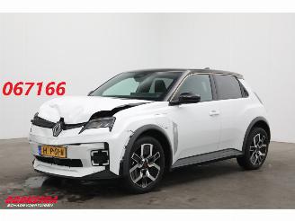 skadebil auto Renault 5 Urban range techno 40 kWh ACC Clima Apple/Android Camera PDC 2025/6