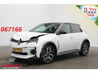 Unfallwagen Renault 5 Urban range techno 40 kWh ACC Clima Apple/Android Camera PDC 2025/6