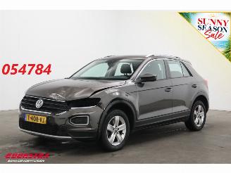 Coche accidentado Volkswagen T-Roc 1.5 TSI Sport ACC Navi Airco Virtual Bluetooth AHK 2018/4