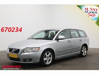 škoda osobní automobily Volvo V-50 1.6 D2 S/S Kinetic Cruise Navi Clima Leder SHZ PDC 2011/12
