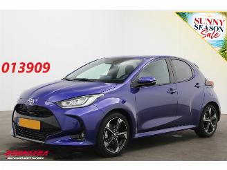 Vaurioauto  passenger cars Toyota Yaris 1.5 Hybrid 130 Executive ACC Apple/Android Navi Clima Camera LRHZ SHZ 2025/5