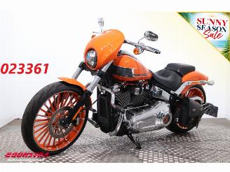 krockskadad bil motor Harley-Davidson Softail Breakout Softail Breakout FXBR 117 5HD! 3.831 km! 2023/7