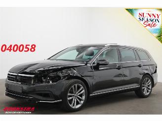 Auto incidentate Volkswagen Passat Variant 2.0 TDI 200 PK DSG R-Line Pano LED ACC ErgoComf. Camera AHK 2023/2