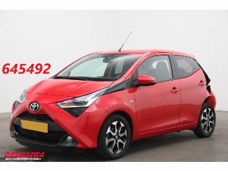 krockskadad bil auto Toyota Aygo 1.0 VVT-i x-joy 5-drs Bluetooth Clima Cruise 63.169 km! 2021/6
