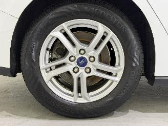 Ford Focus Wagon 1.0 EcoBoost Trend Edition picture 41