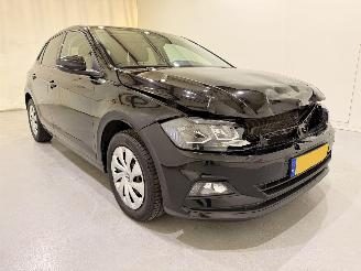 Vaurioauto  passenger cars Volkswagen Polo HB VI 1.0 TSI Comf. Bus. Navi/Pano 2018/11
