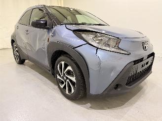 Damaged car Toyota Aygo X 1.0 VVT-i Envy Automaat 2024/12