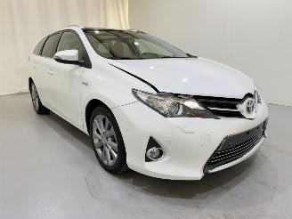 Damaged car Toyota Auris Touring Sports 1.8 Hybrid Comfort Aut. 2015/3