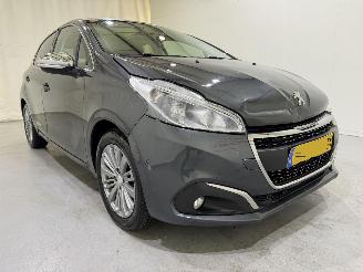 Unfallwagen Peugeot 208 HB 1.2 Allure Navi/Clima/Pano 2017/3