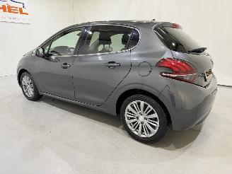 Peugeot 208 HB 1.2 Allure Navi/Clima/Pano picture 17