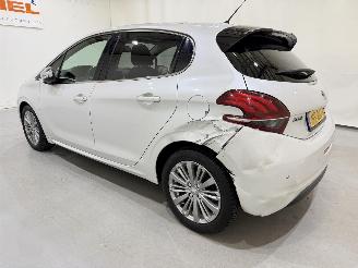 Peugeot 208 HB 1.6 Blue HDI 100 Premium picture 39