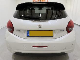 Peugeot 208 HB 1.6 Blue HDI 100 Premium picture 6
