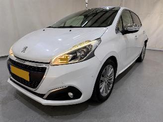 Peugeot 208 HB 1.6 Blue HDI 100 Premium picture 3