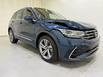 uszkodzony samochody osobowe Volkswagen Tiguan 1.4 TSI eHybrid R-Line Business 2023/6