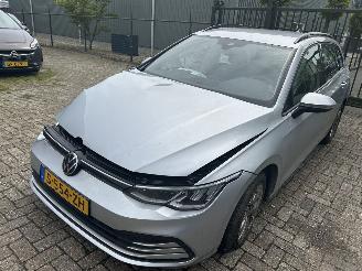 krockskadad bil auto Volkswagen Golf Variant 1.0 e TSI Life  Automaat 2023/5