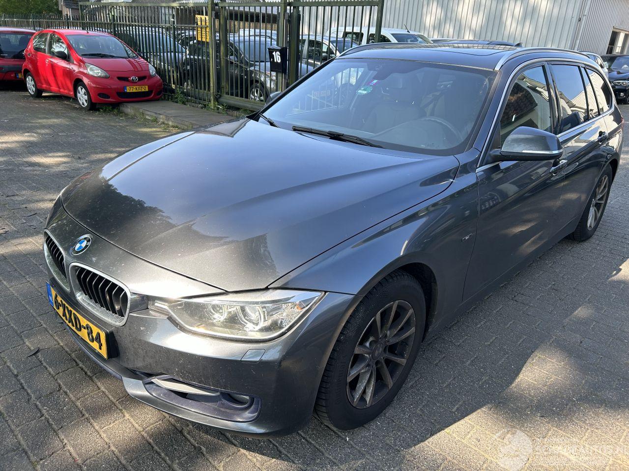 BMW 3-serie 320i  Touring High Executive  Automaat