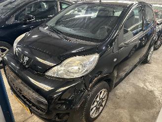 Damaged car Peugeot 107 1.0-12V  XR   5 Drs 2011/6