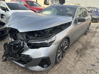 Unfallwagen BMW i5 M60  X Drive  84 KWh  ( Nieuw Prijs 130000,00 ) 2024/7