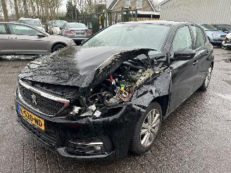 škoda osobní automobily Peugeot 308 1.2 PureTech   5 drs 2021/6