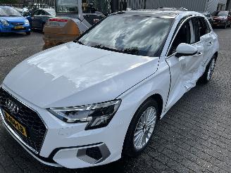 krockskadad bil auto Audi A3 Sportback  3.0 TFSI   ( Panoramadak ) 2022/10