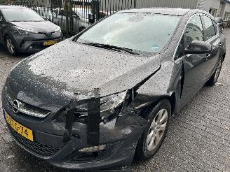 skadebil auto Opel Astra 1.4 Edition  5 Drs 2015/3