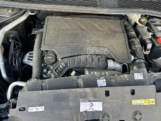 Peugeot 308 SW 1.2 PureTech  Allure Pack picture 5