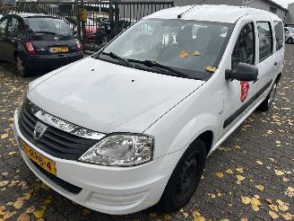 Schadeauto Dacia Logan MCV  1.6 MPI  Ambiance 2011/5