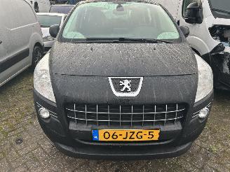 Peugeot 3008 1.6 VTI Premiere picture 2