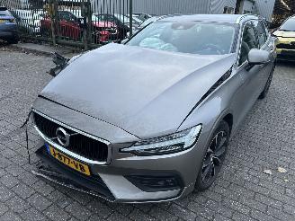 Schadeauto Volvo V-60 2.0 Hybride B3 Automaat Business Pro 2020/10