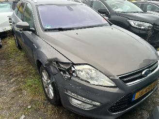 Schadeauto Ford Mondeo Wagon 2.0 TDCI Titanium 2011/10