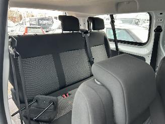 Peugeot Expert Electrisch   Automaat  9 persoons picture 17