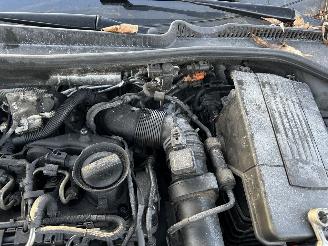 Volkswagen Golf 1.6 TDI  BlueMotion  5 Drs picture 7