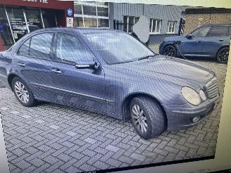 Vaurioauto  passenger cars Mercedes E-klasse 220 CDI  Sedan Automaat Elegance 2009/1