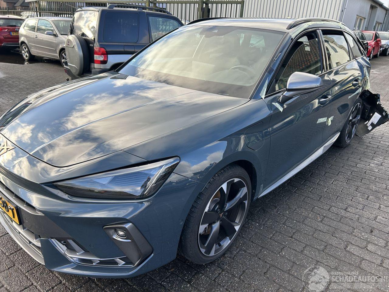 Cupra Leon Sportstourer 1.5 PHEV  Business  Automaat  ( NW prijs 46000,00 )