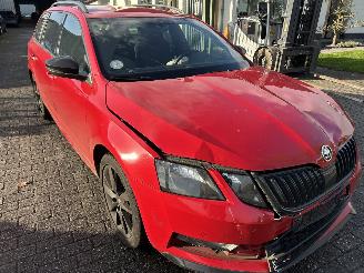 krockskadad bil auto Skoda Octavia Stationcar  1.0 2020/1